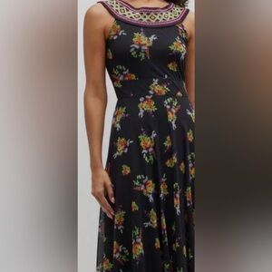New Fuzzi Label from Neiman Marcus Black Floral Knit Midi dress. Lined Mesh